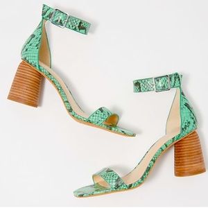 NWOT - Vince Camuto Leather Ankle Strap
Heeled Sandals - Mejorla - Size 8.5